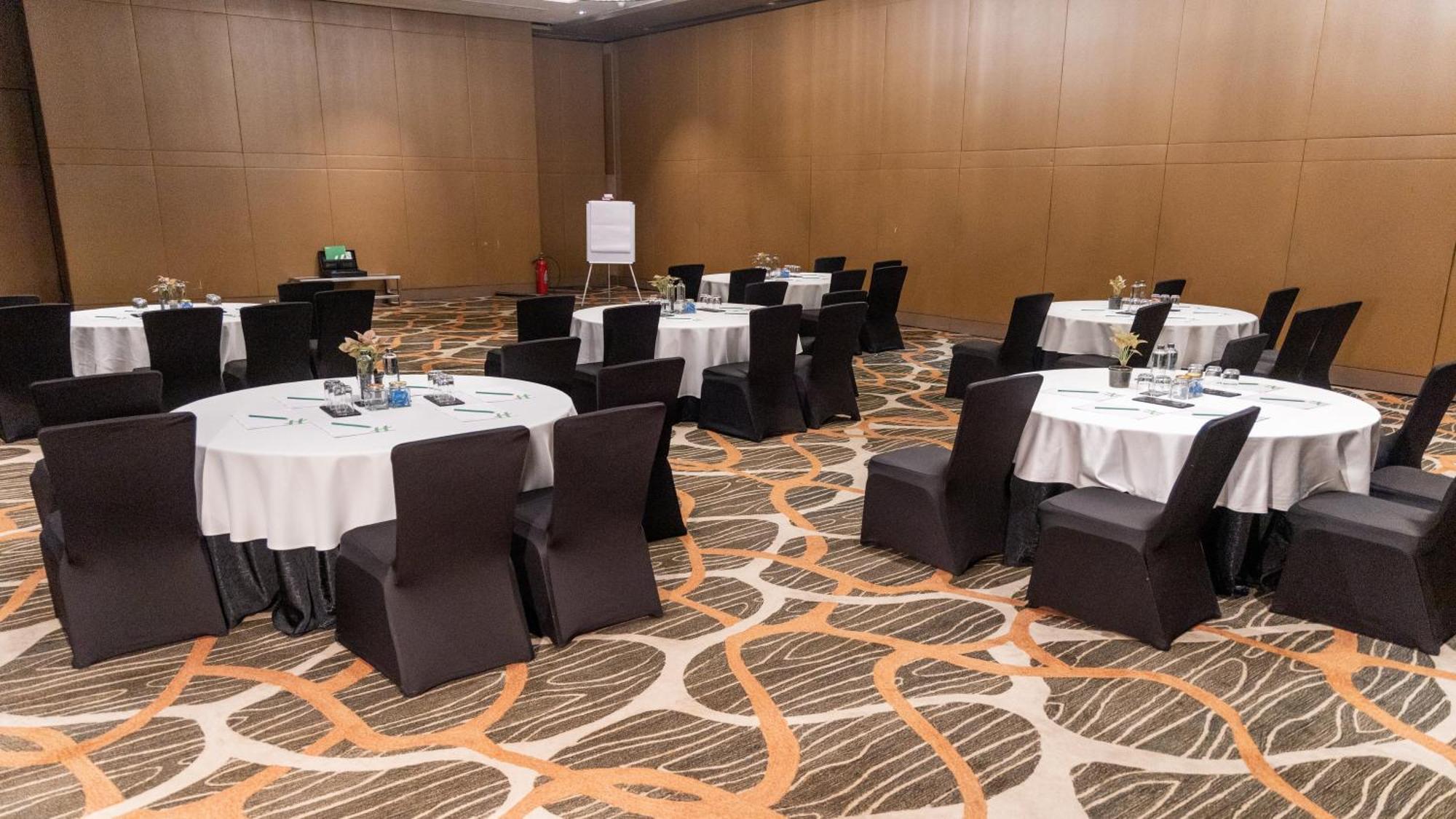 Holiday Inn New Delhi Aerocity By Ihg Exterior foto Meeting room